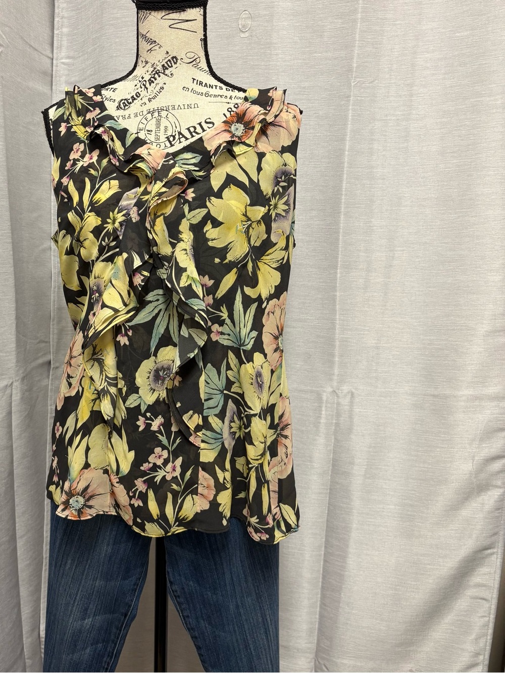CAbi “Osaka Nights” Floral Ruffle Sleeveless V-Neck Blouse Sz M